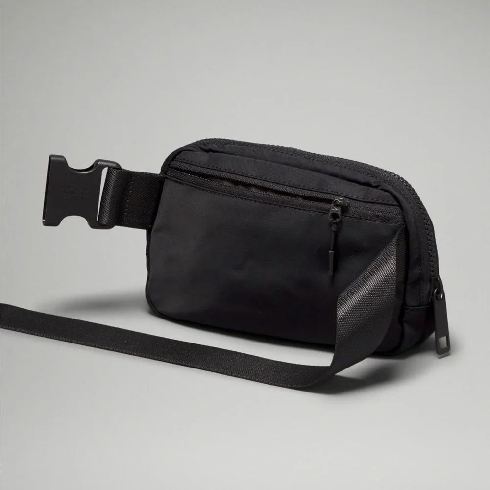 NWT LULULEMON LIMITED EDITION EVERYWHERE BELT BAG *PRIDE 1L - Picture 4 of 6